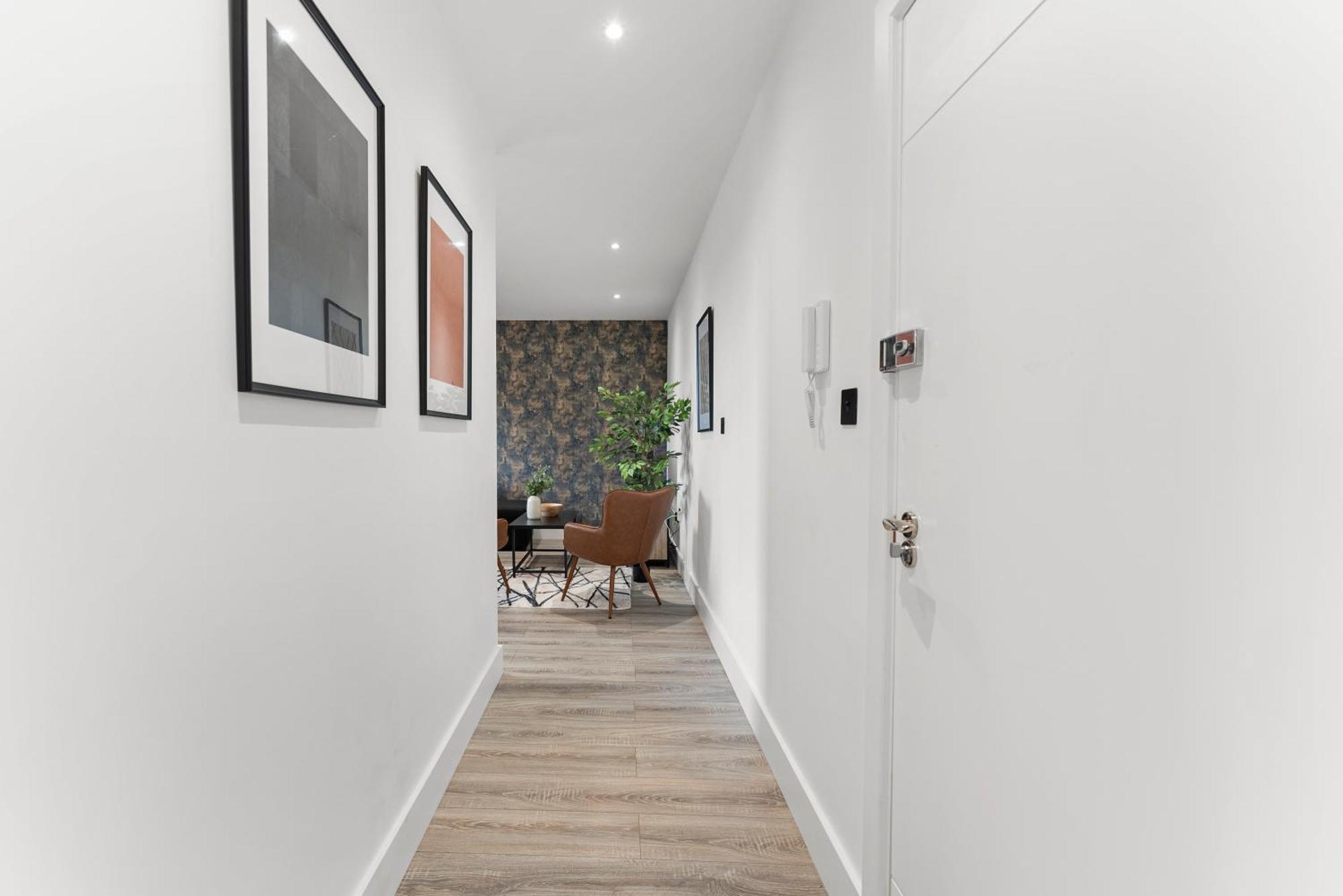 Stylish Two-Bedroom Flat In NWI Zewnętrze zdjęcie